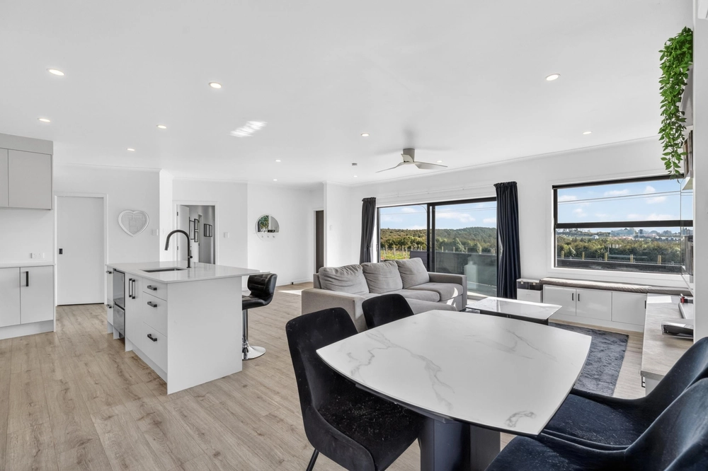 Photos of 121 Baverstock Road
