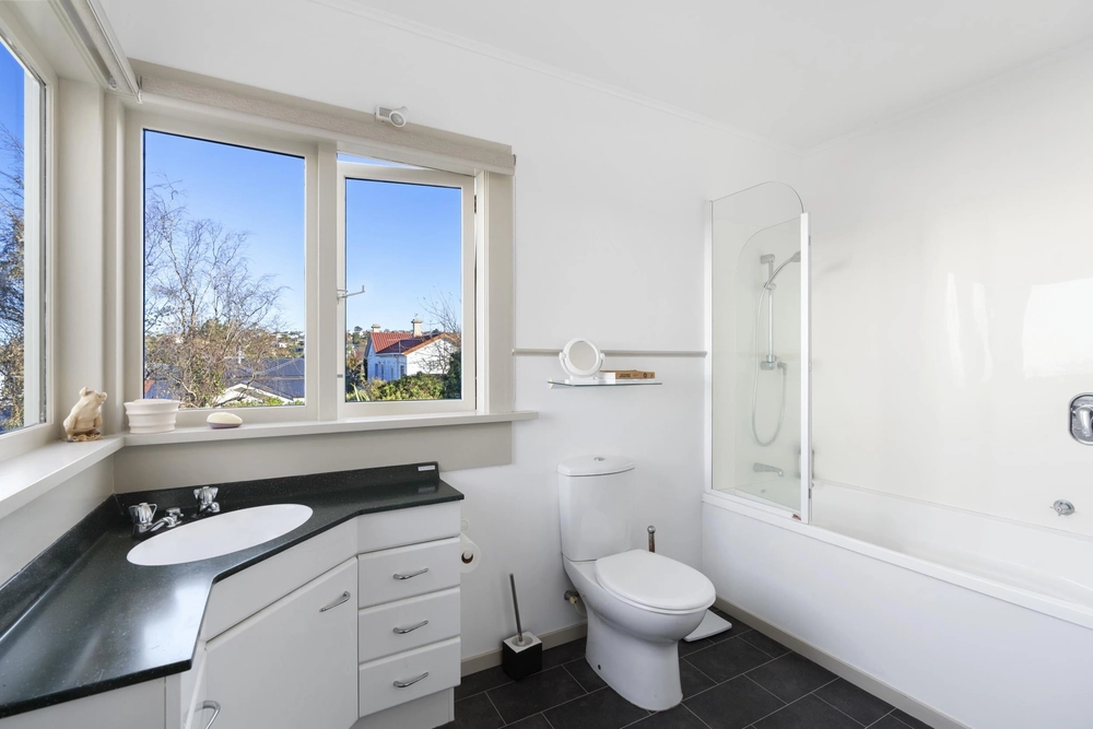 Photos of 101 Eglinton Road