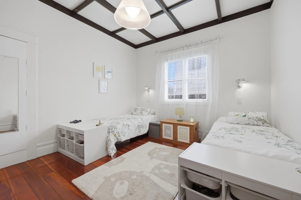 Photos of 23 Fairholme Avenue