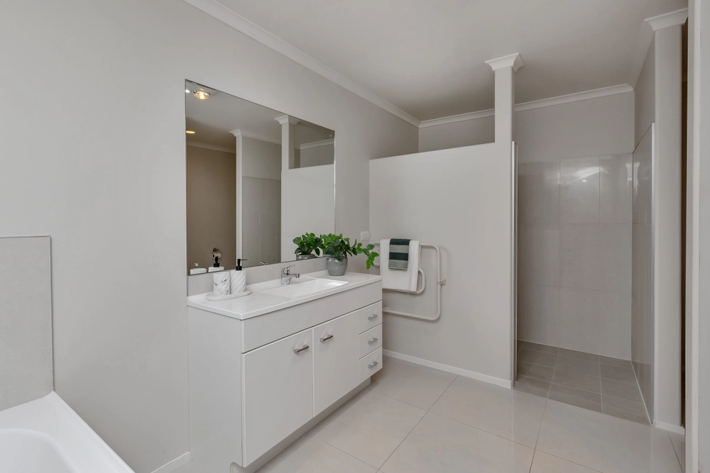 Photos of 43 Roydon Drive