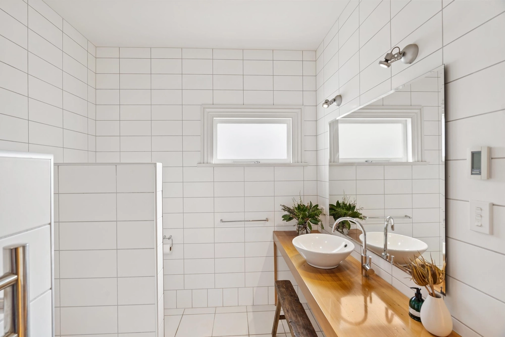 Photos of 6 Thompson Road