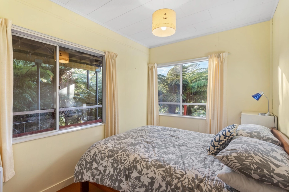 Photos of 1679 Kenepuru Road