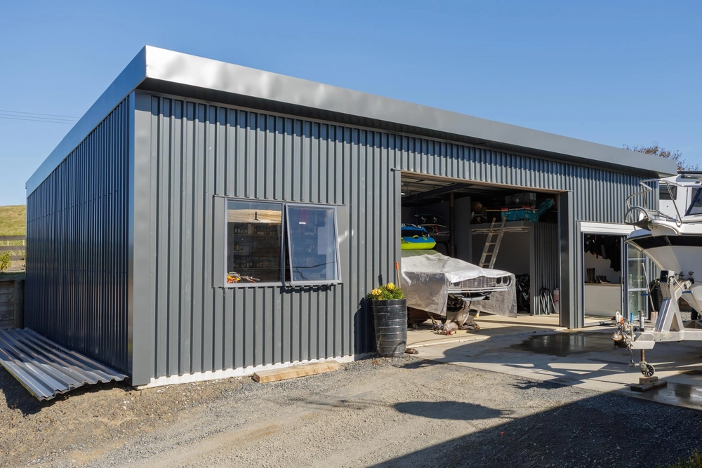 Photos of 992 Te Kawa Road
