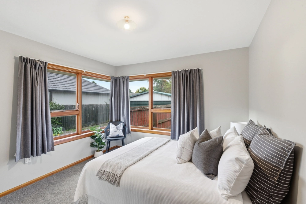 Photos of 50 Staveley Street
