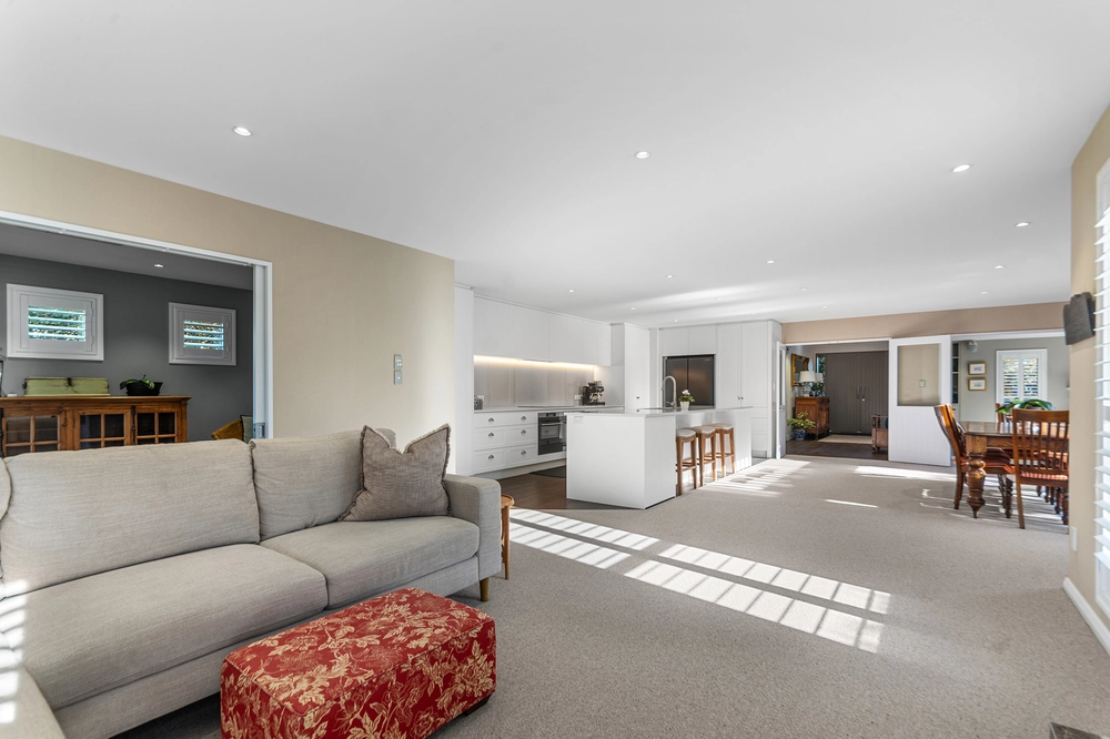 Photos of 20 Thornycroft Street