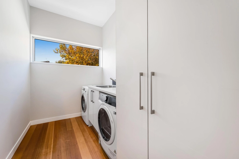 Photos of 33 Luplau Crescent