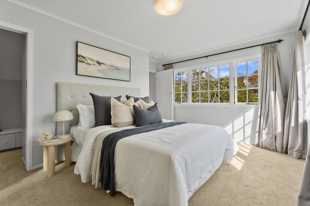 Photos of 29 Entrican Avenue