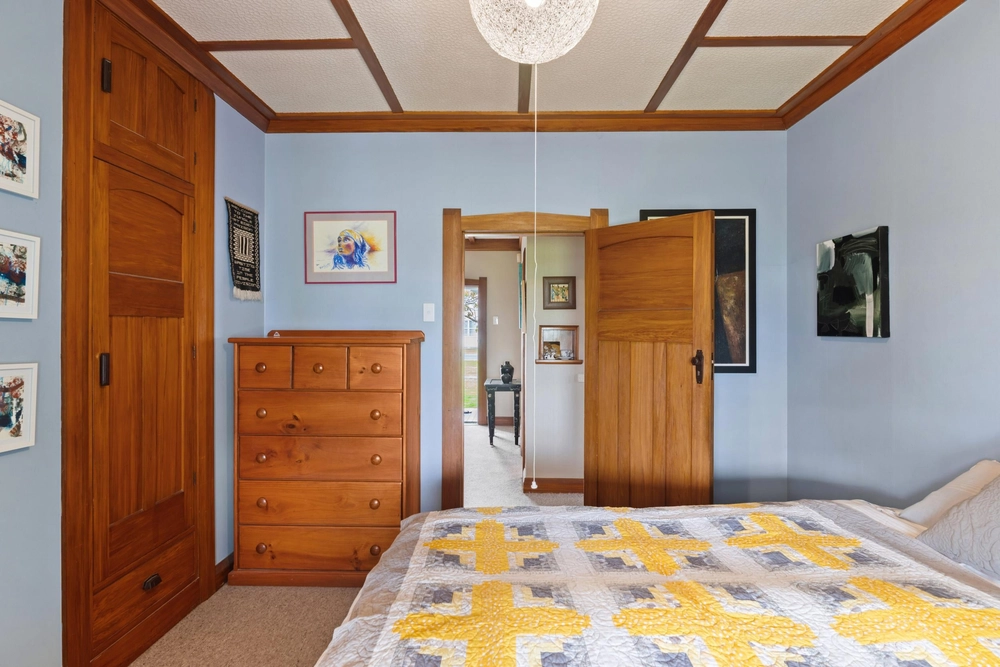 Photos of 266 Clifford Street