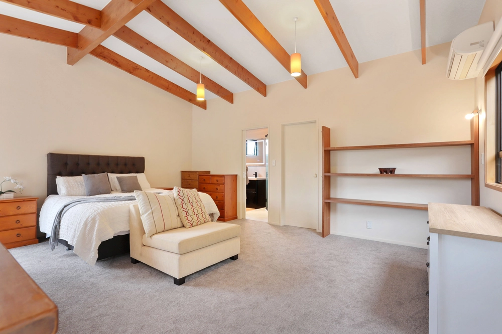 Photos of 54 Wood Bay Road