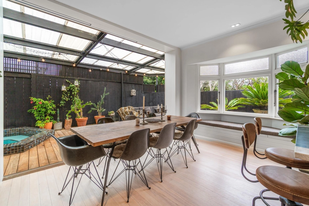 Photos of 133 Coates Avenue