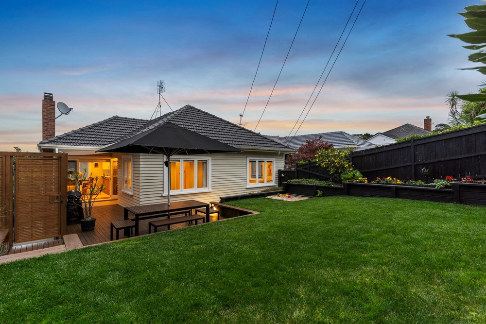 Photos of 19 Riddell Road