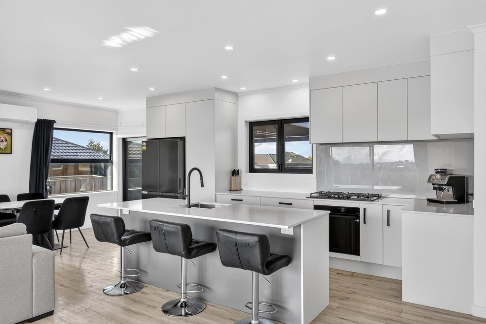 Photos of 121 Baverstock Road