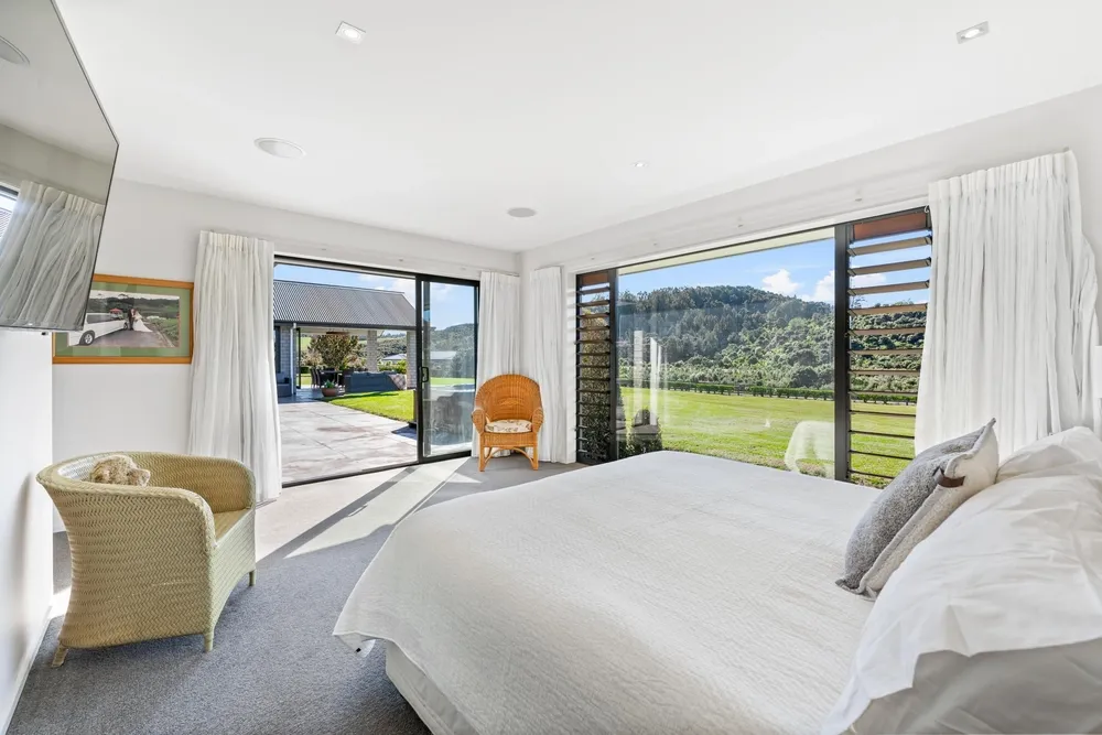 Photos of 246 Blackbridge Road