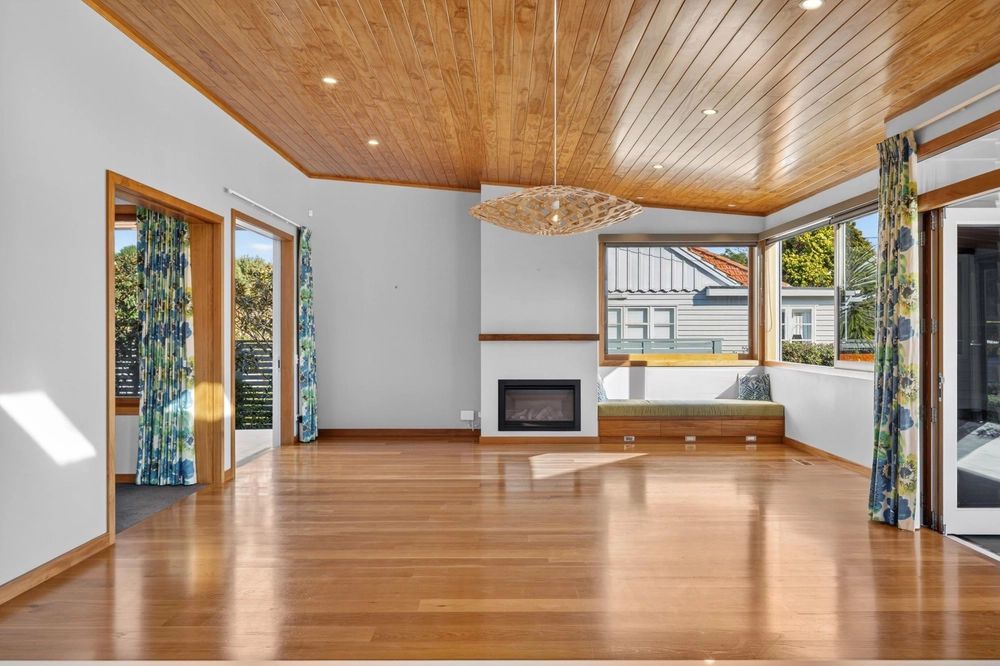 Photos of 104 Clarence Street