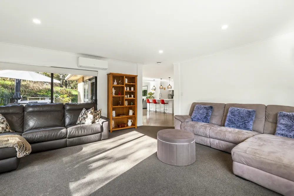Photos of 108 Paremoremo Road