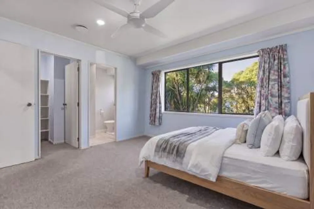 Photos of 25 Lucerne Place