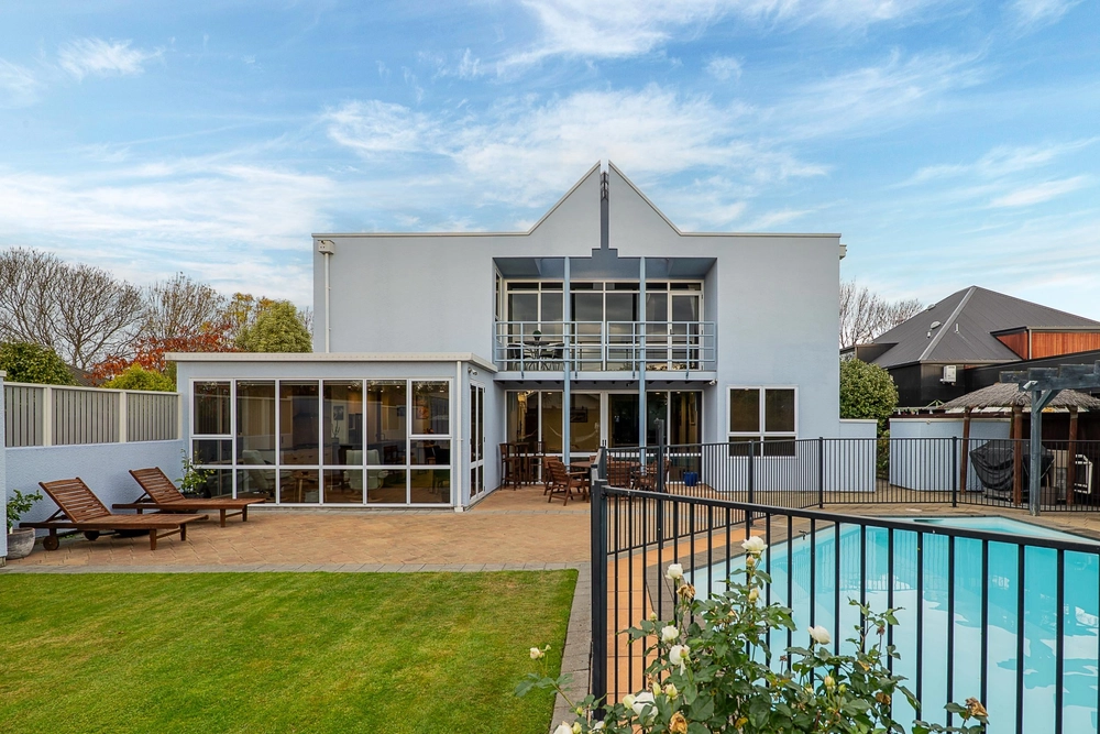 Photos of 74 Regency Crescent