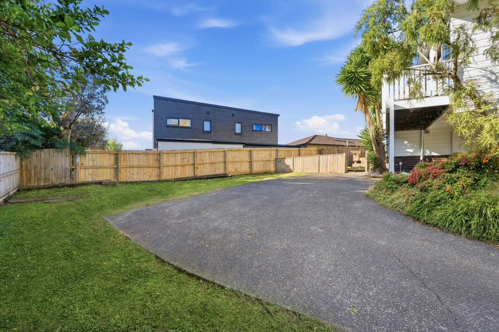 Photos of 15 Baird Street