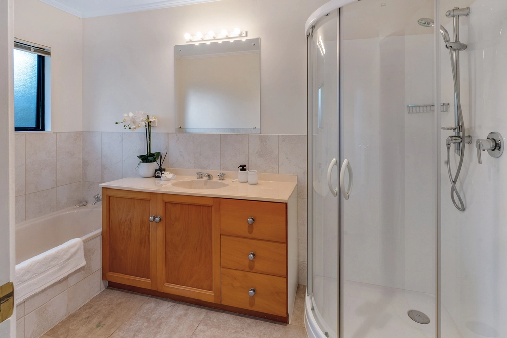 Photos of 16 Peretao Rise