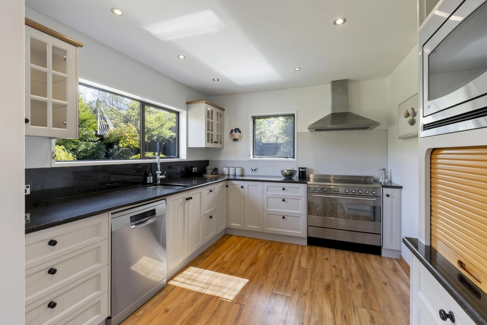 Photos of 353A Littles Road
