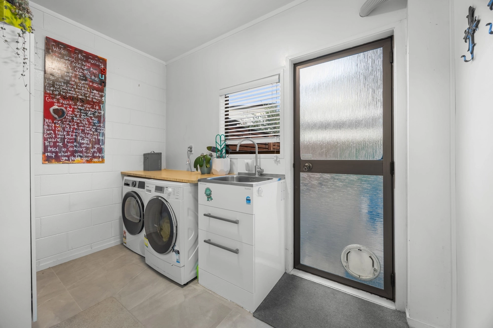 Photos of 2/22 Harding Avenue