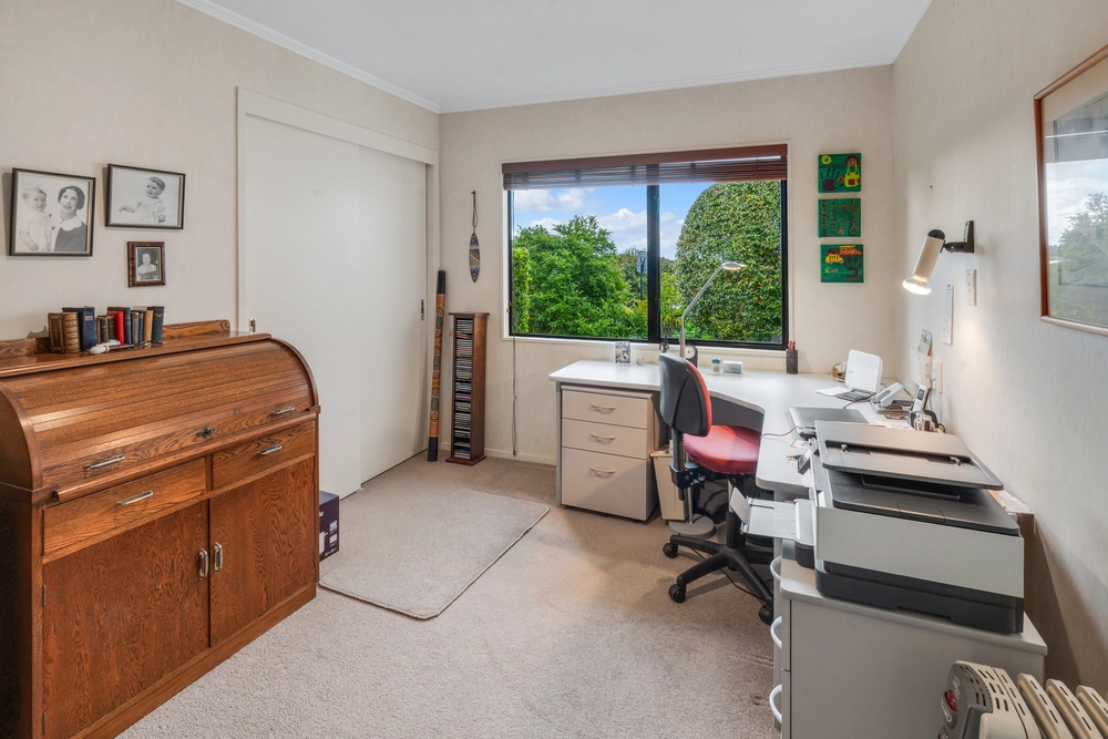 Photos of 16 Peretao Rise