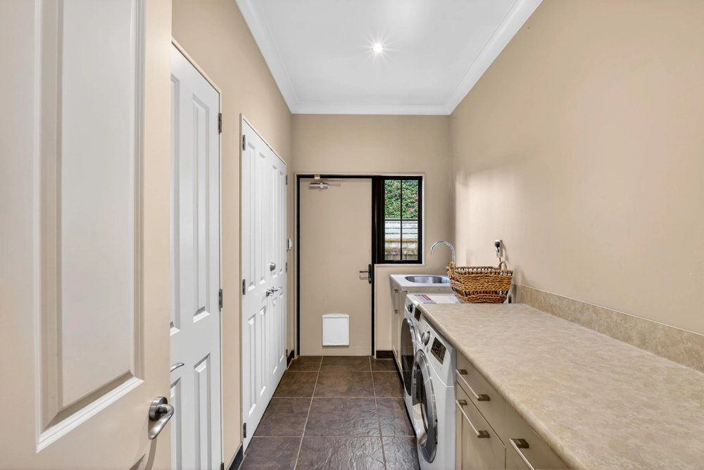 Photos of 621 York Street