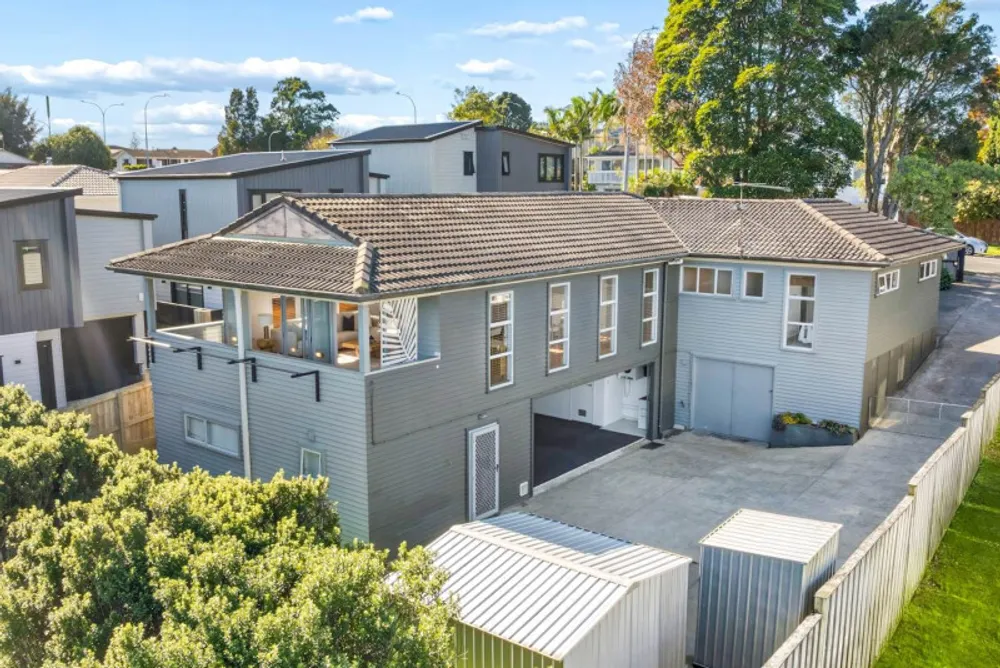 Photos of 351 Bucklands Beach Road