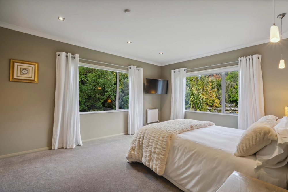 Photos of 1153 Aubrey Road