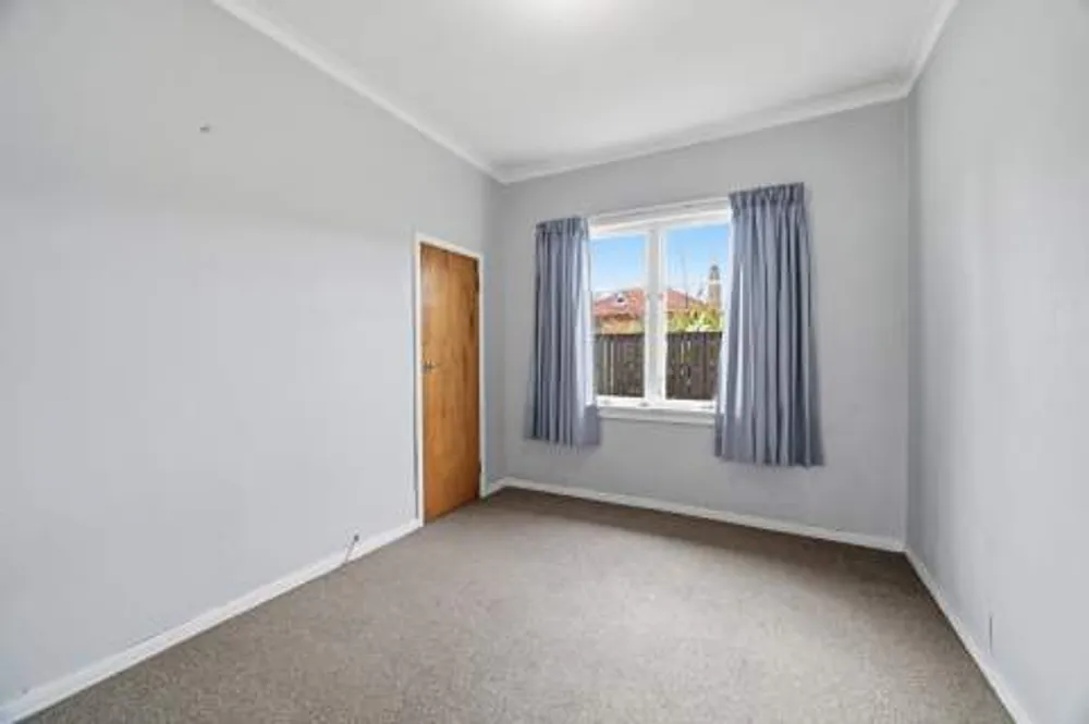 Photos of 25 Russell Road