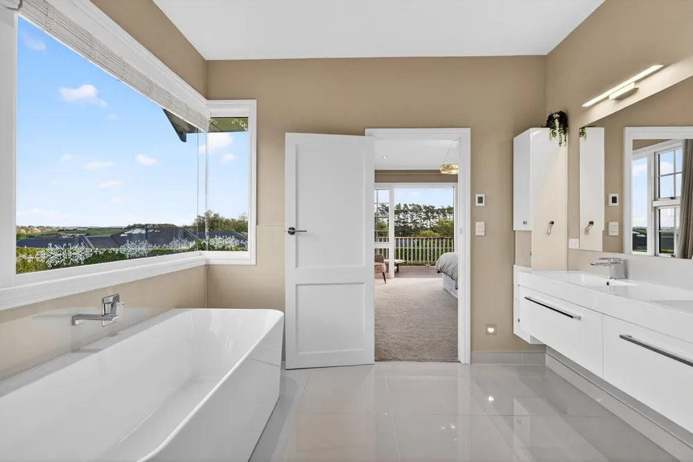 Photos of 136 Mcrobbie Road