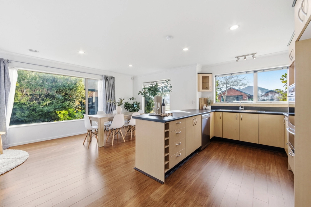 Photos of 45 Kinsella Crescent