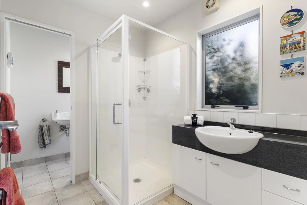 Photos of 44A Bleakhouse Road
