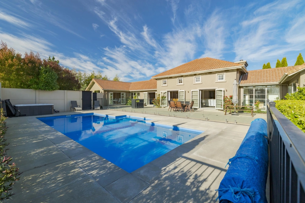 Photos of 130 Glenbogle Drive