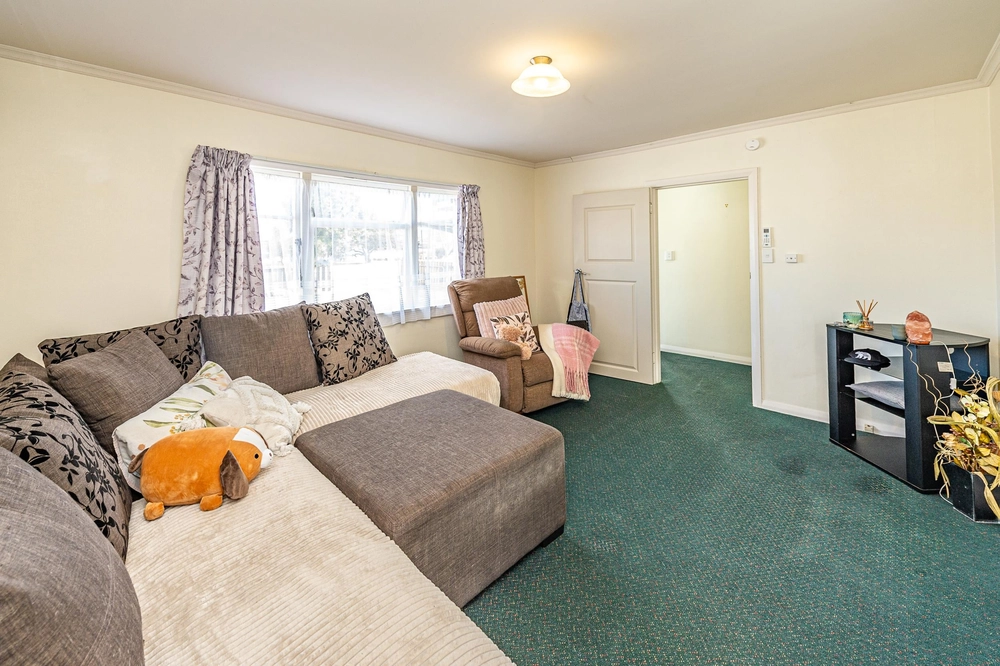 Photos of 4 and 4A Kells Avenue