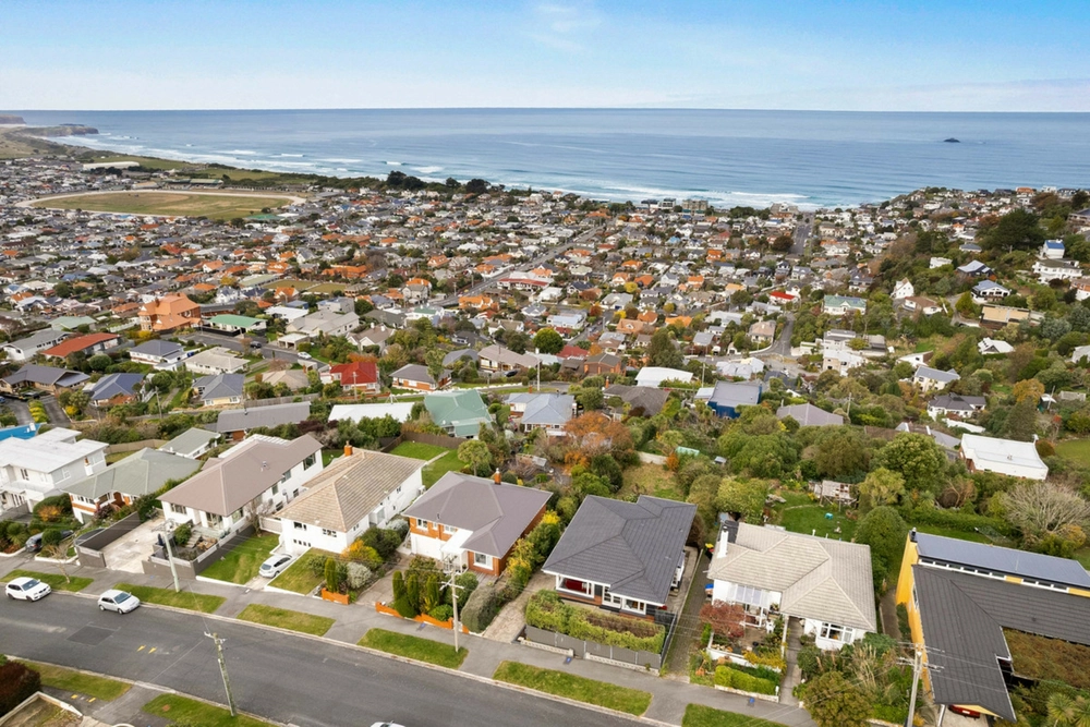 Photos of 141 Easther Crescent