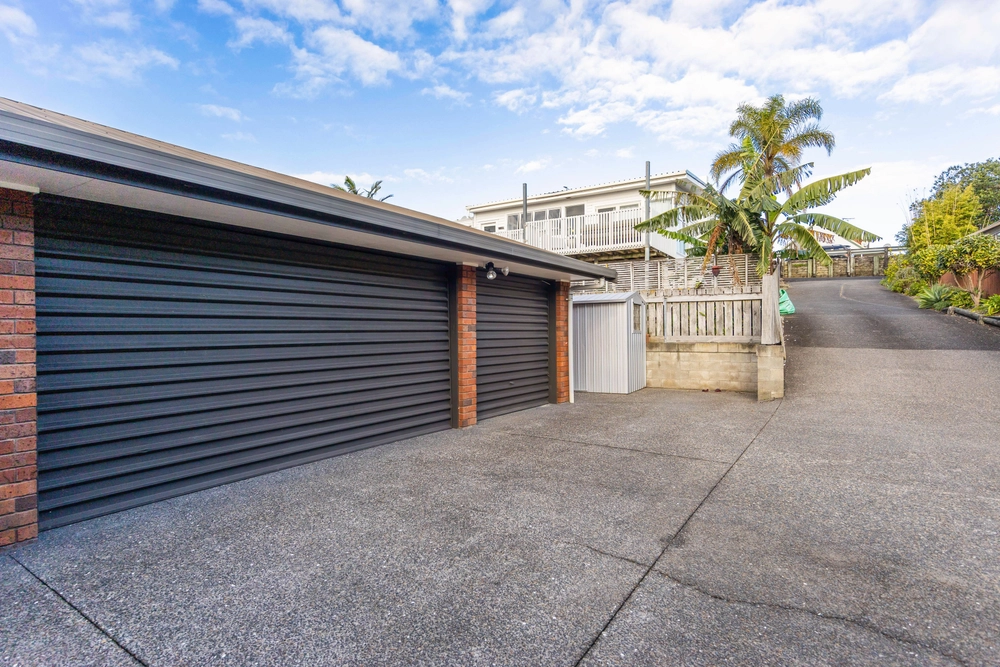 Photos of 952B Whangaparaoa Road