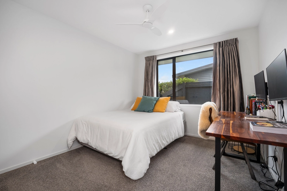 Photos of 11 Oakwood Way