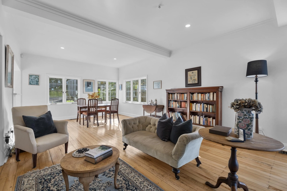 Photos of 2 Seabreeze Road