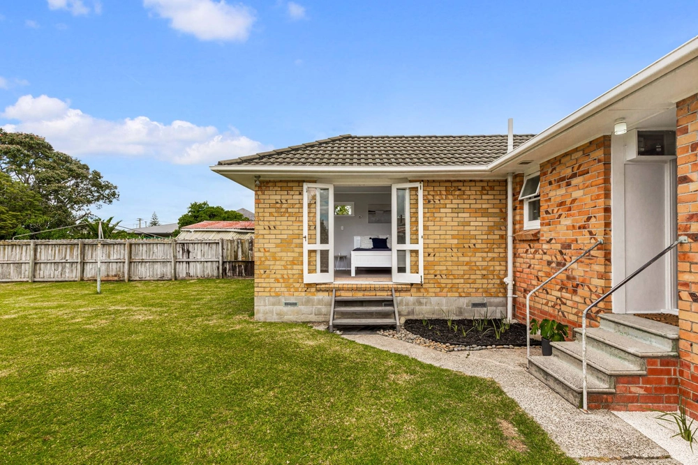 Photos of 16 ward crescent te