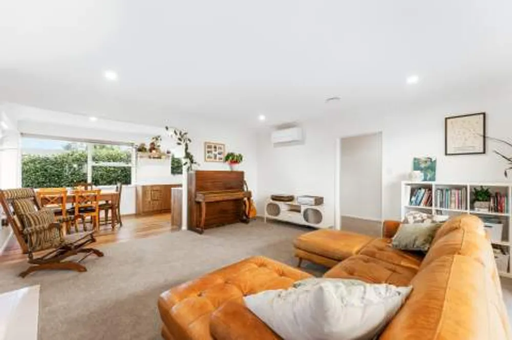 Photos of 32 Upland Street