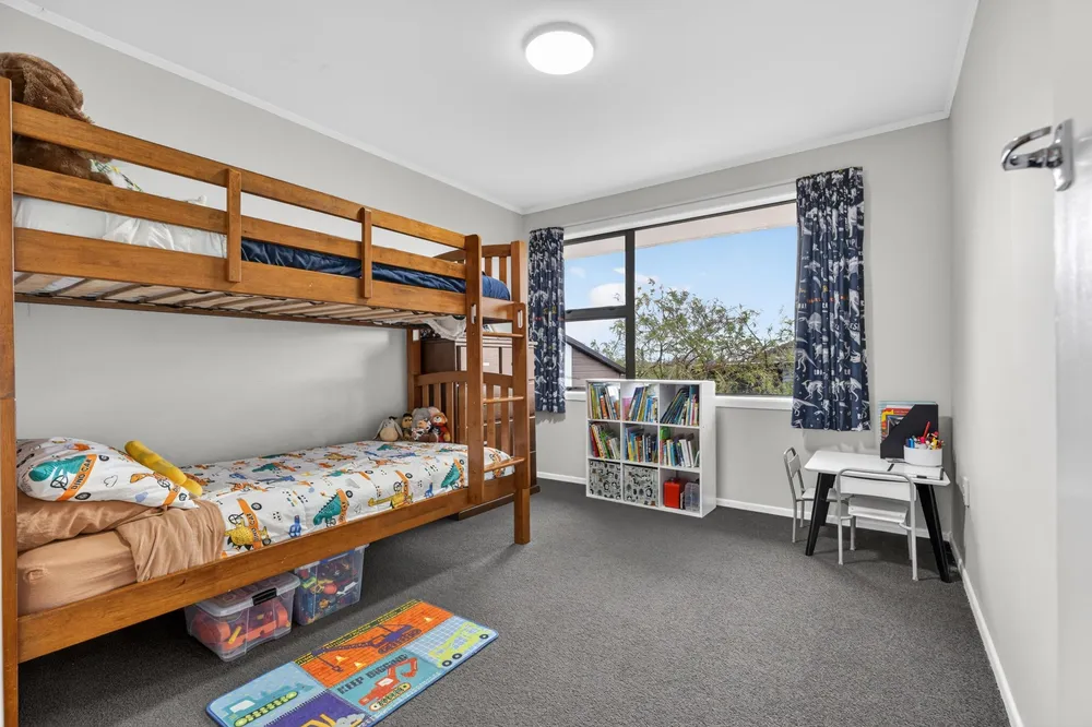 Photos of 15 Great Burke Street