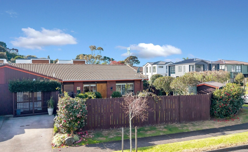 Photos of 2 Mark Edward Drive