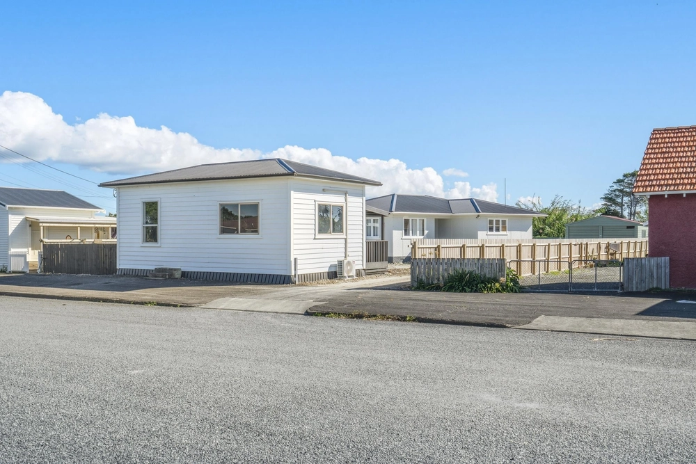 Photos of 16 Ruawai Wharf Road