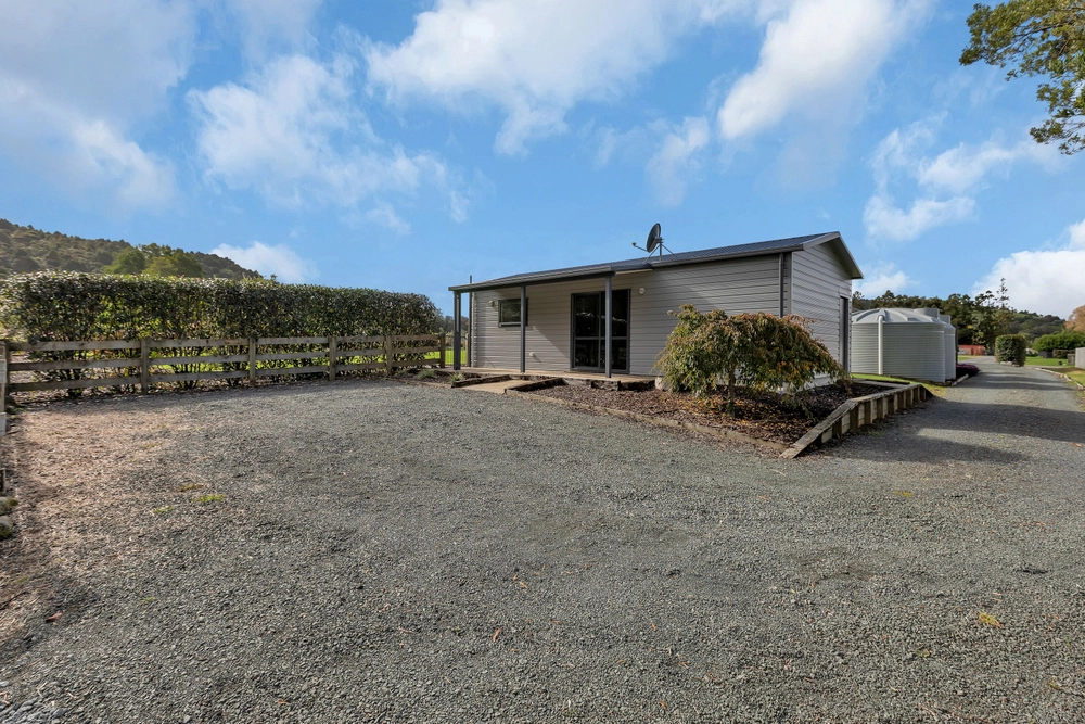 Photos of 36 Layby Lane