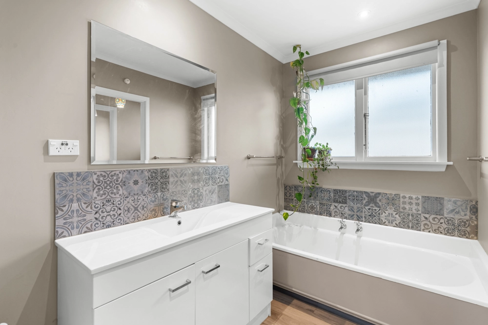 Photos of 105 Kennedys Bush Road