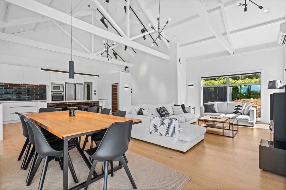 Photos of 27 Wainikau Lane