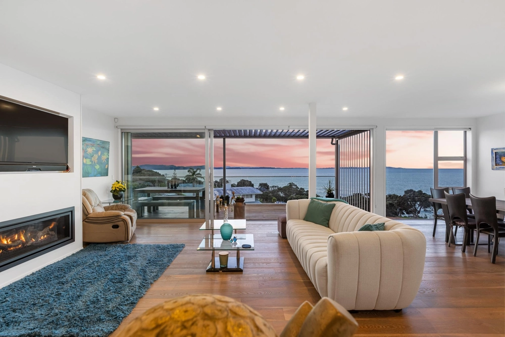 Photos of 202 Vipond Road