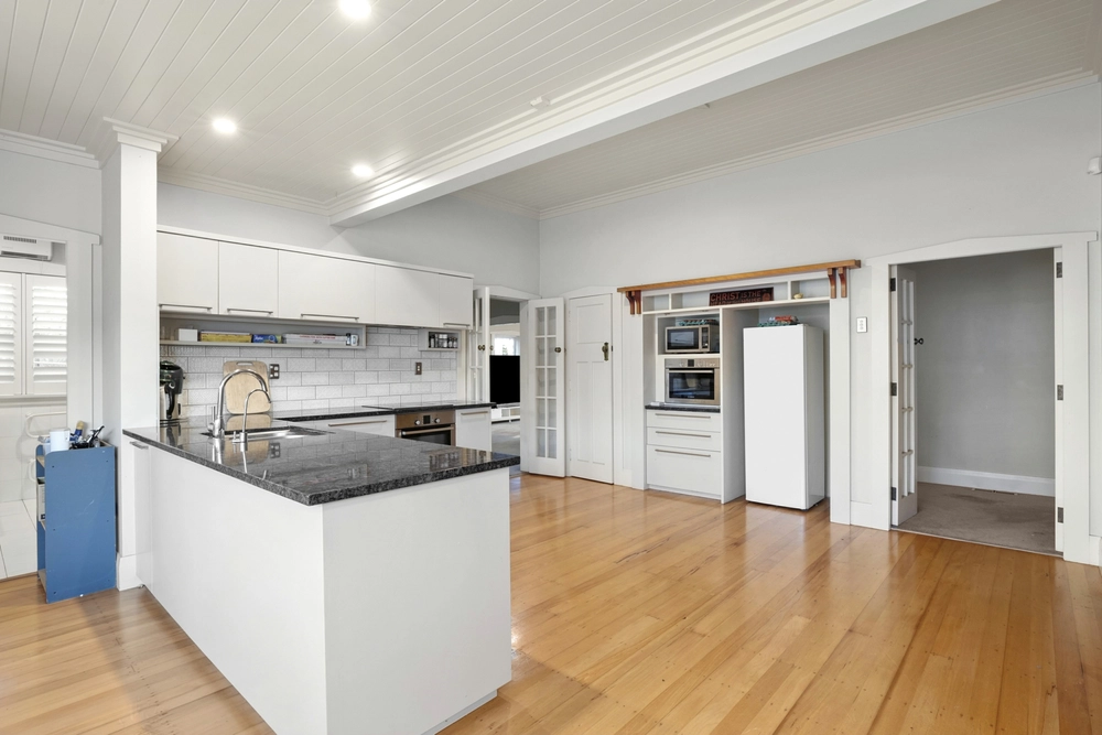Photos of 410 River Road