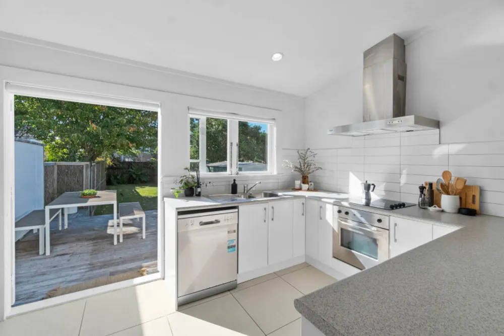 Photos of 17 Wiremu Street